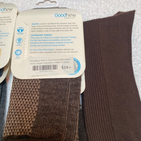 8 Pairs Men's Dress Socks - Picture 4 of 6